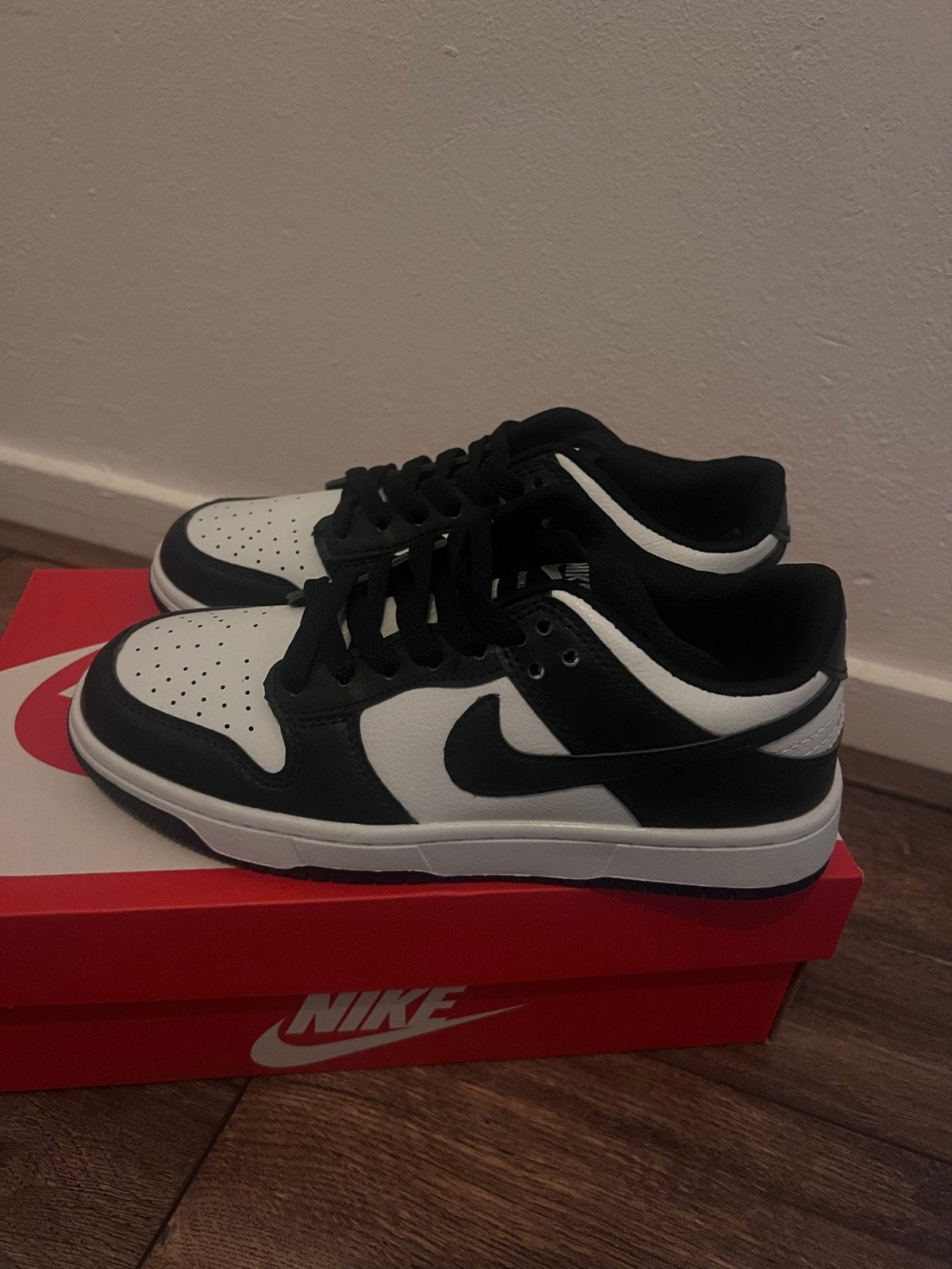 Nike Dunk Low Panda (GS) - Maat 37, Ophalen, Nieuw, Zwart, Sneakers of Gympen