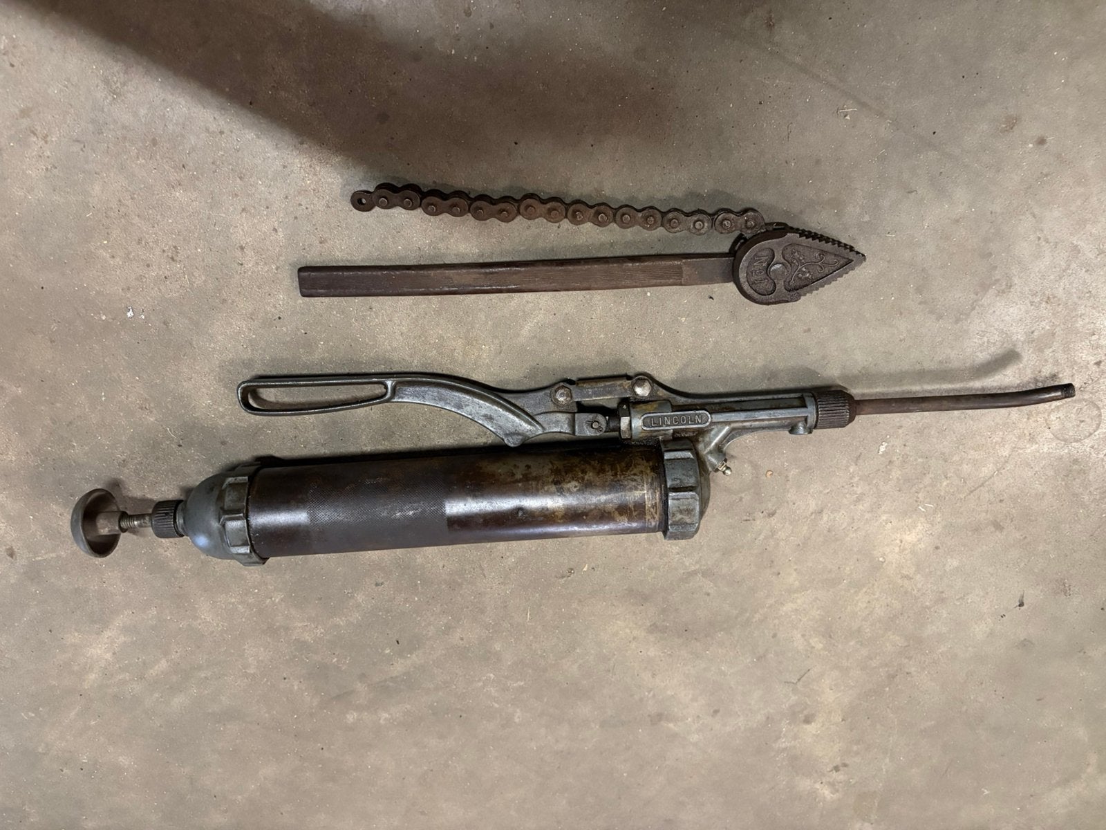 Jaren 40/50 vetspuit Lincoln en 1900 kettingsleutel etc, Ophalen of Verzenden, Gebruikt, Auto's