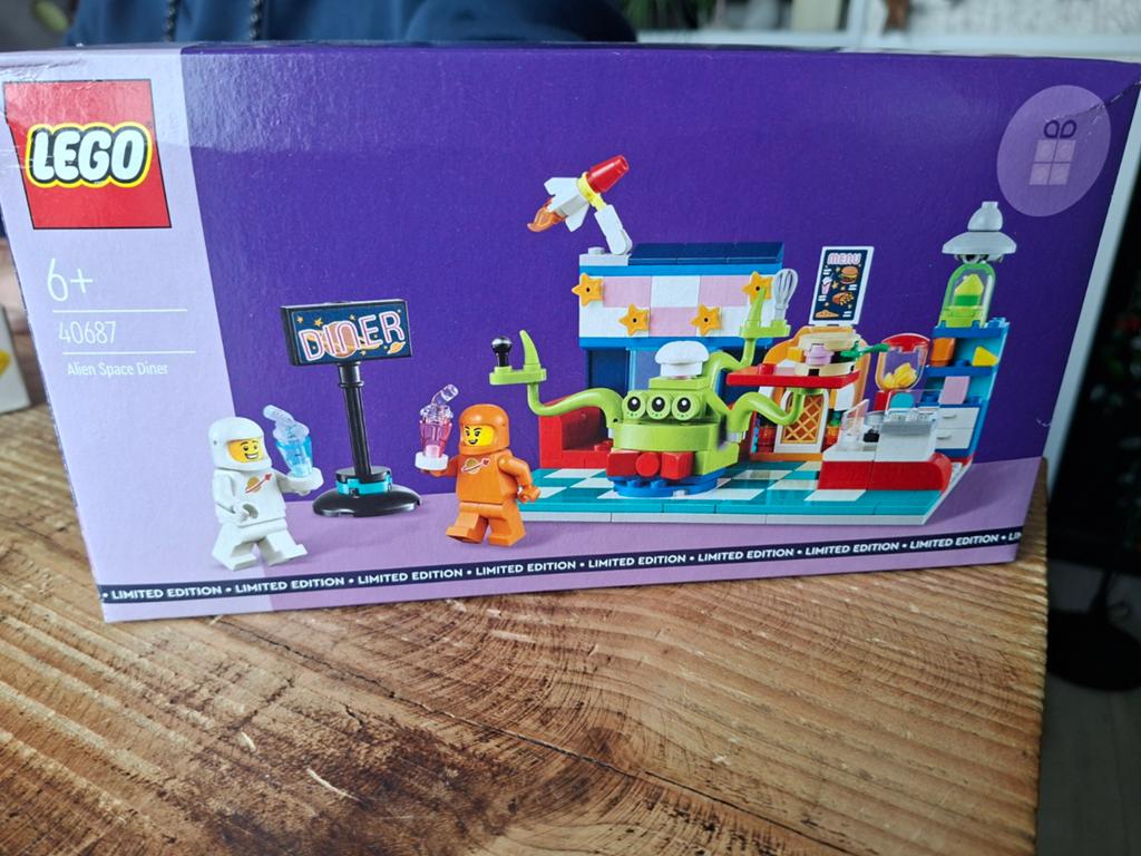 LEGO 40687 Alien Space Diner - Limited Edition, Overige thema's, Lego, Ophalen of Verzenden, Zo goed als nieuw