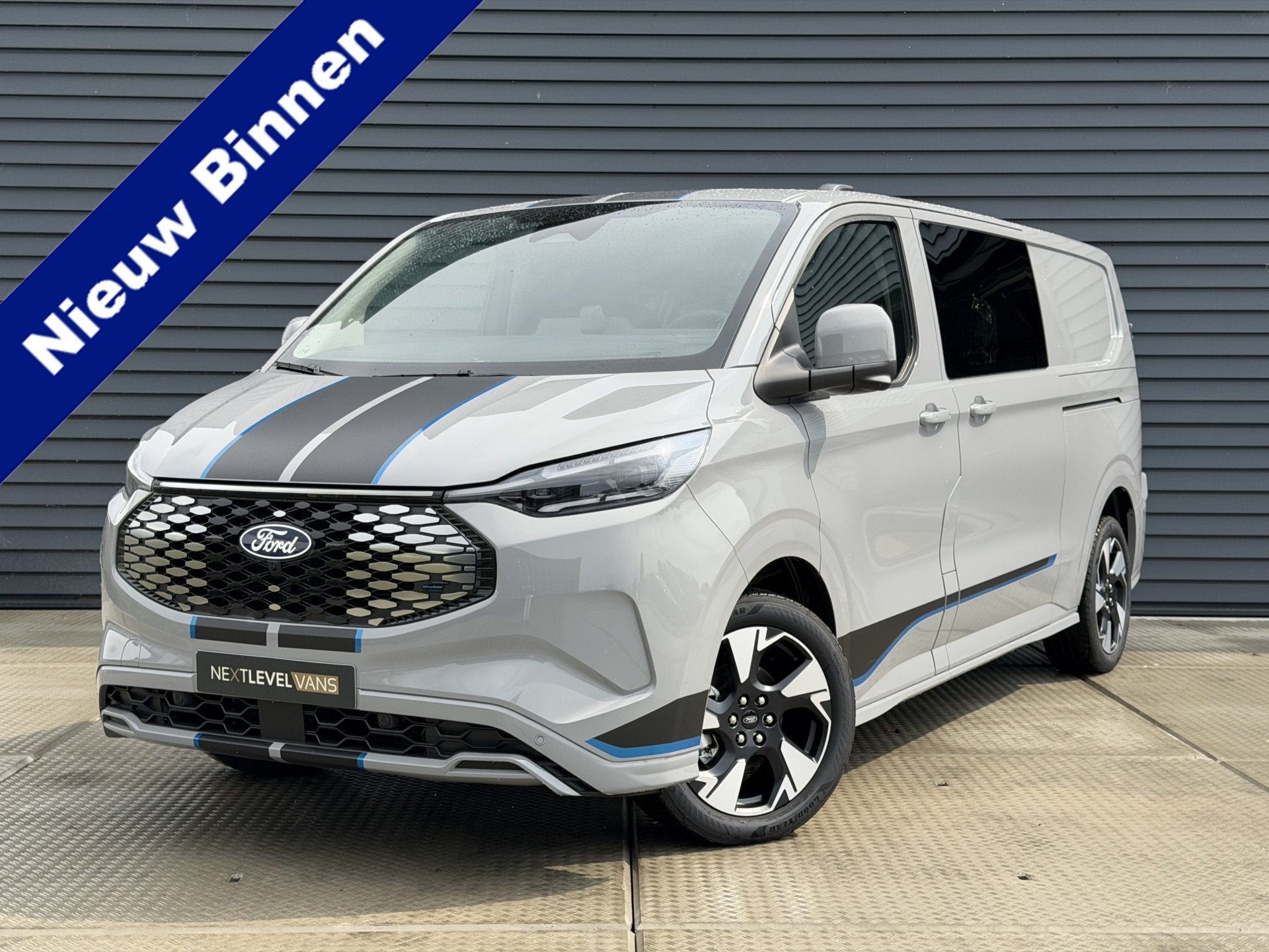 Ford E-Transit Cust. 320 L2H1 Sport 71 kWh DC | 360 Camera |, Auto's, Bestelauto's, Automaat, Achterwielaandrijving, Gebruikt