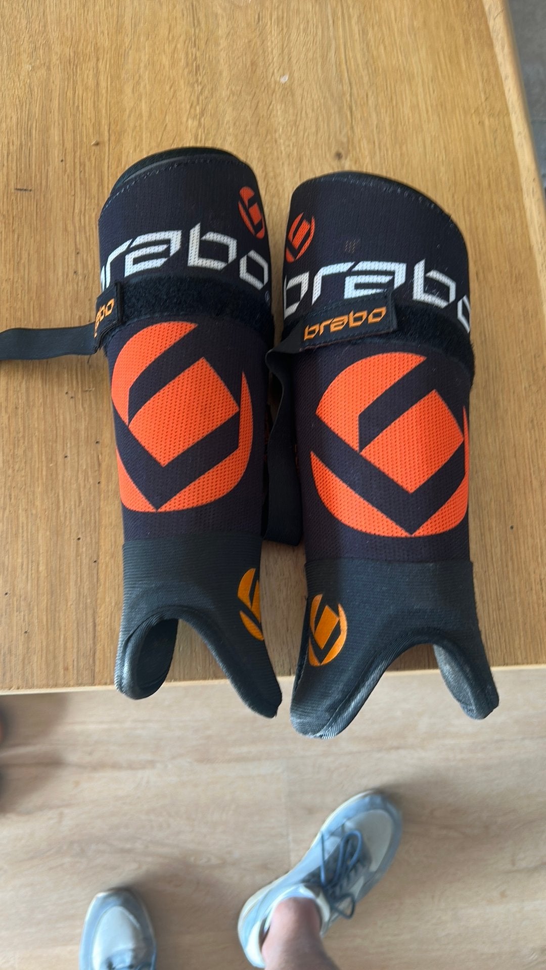 Brabo hockey scheenbeschermers, Sport en Fitness, Ophalen, Gebruikt, Kleding