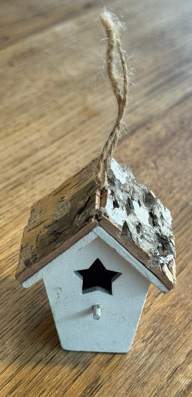 Decoratief houten mini vogelhuisje / kerstboomhanger, Ophalen of Verzenden