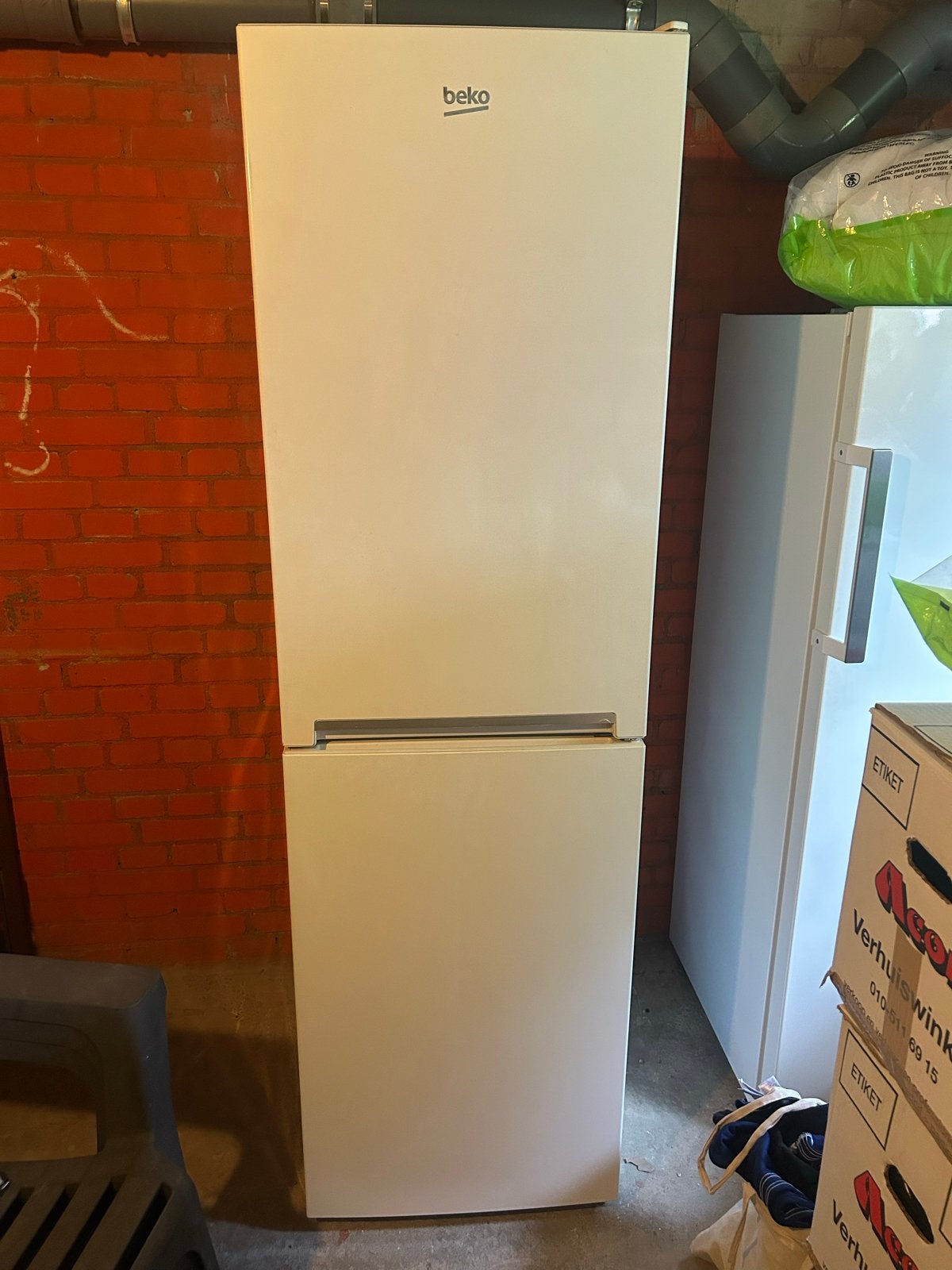 Beko Koel-vriescombinatie RCHE300K20W A+, Ophalen, 200 liter of meer, Met aparte vriezer, 160 cm of meer