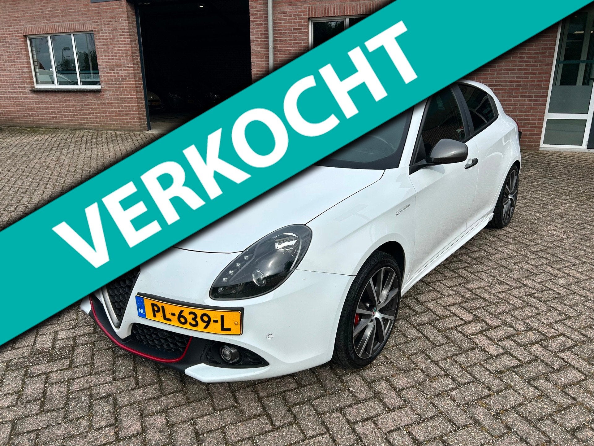 Alfa Romeo Giulietta 1.4 Turbo MultiAir Super //Nieuwe APK, Auto's, Euro 6, 4 cilinders, Alcantara, Wit