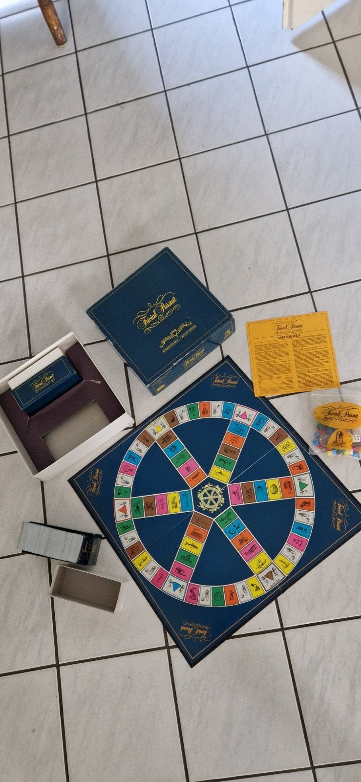 Trivial Pursuit Genus Editie - De Tweede Editie, Drie of vier spelers, Ophalen of Verzenden, Gebruikt, Parker Brothers