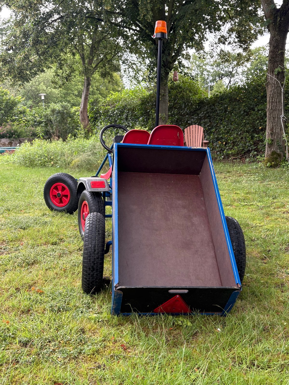 Robuuste Berg skelter met aanhanger en zwaailicht, Ophalen, Gebruikt, Berg, Met kar of aanhanger