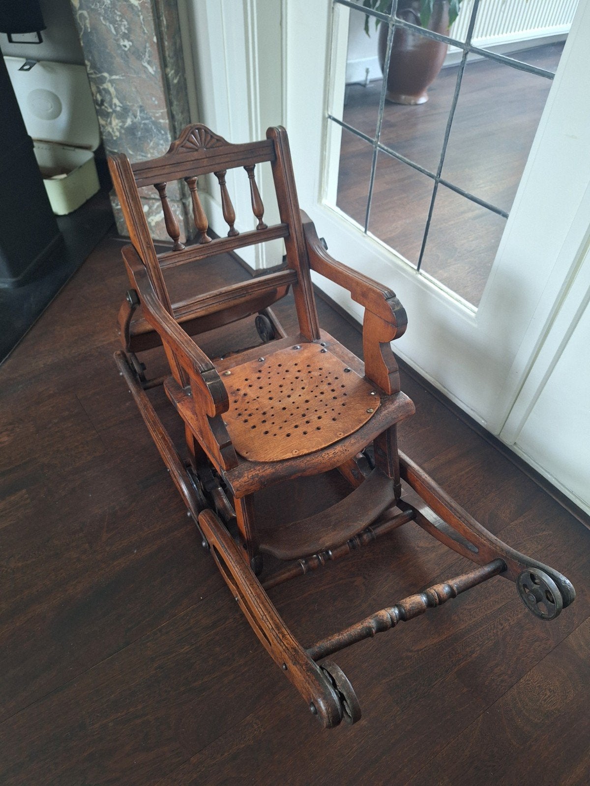 Unieke Victoriaanse "3-in-1" Kinderstoel 1876 –L.j Litwicki, Antiek en Kunst, Antiek | Meubels | Stoelen en Banken, Ophalen