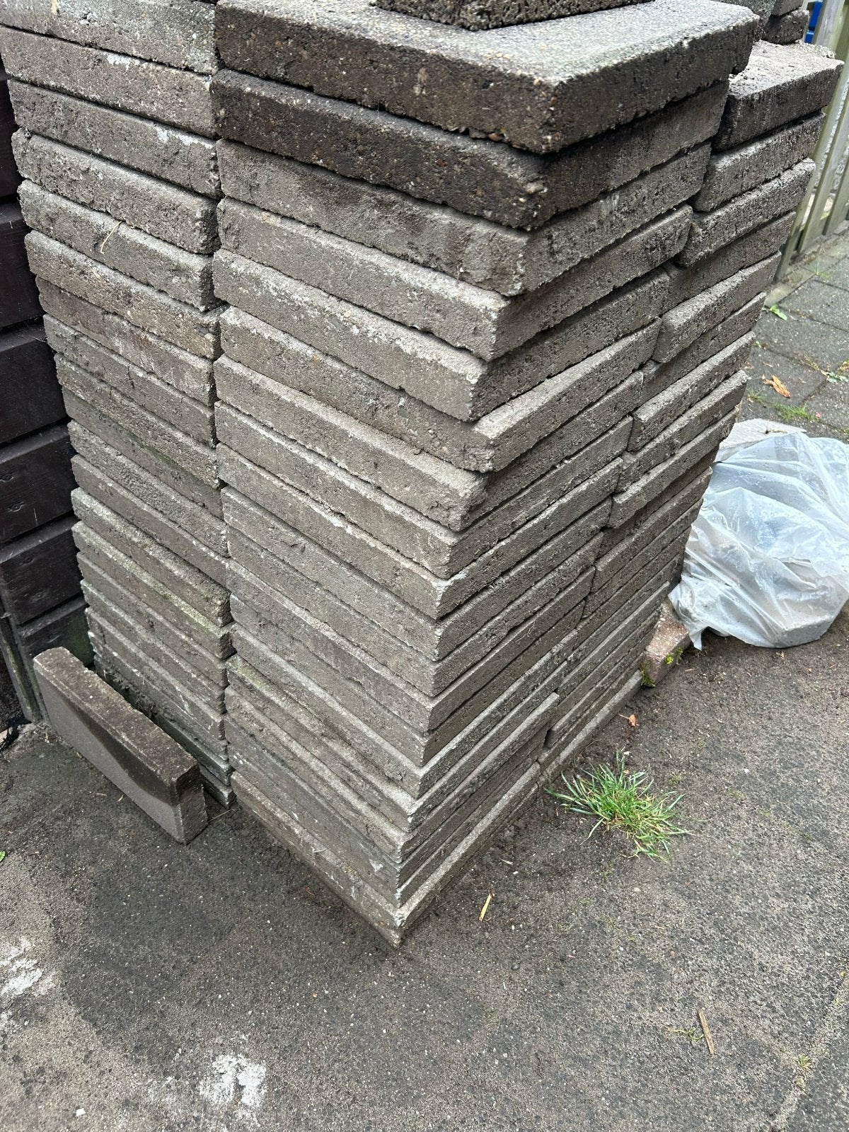 Gebruikte terrastegels, tuintegels grijs Moet snel weg, Ophalen of Verzenden, Zo goed als nieuw, 10 m² of meer, Beton