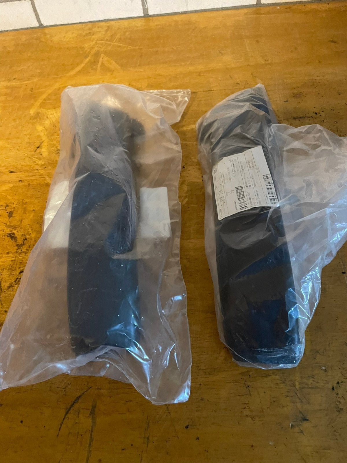 Stootlijsten BMW E30  51111888273 en 51111888274, Ophalen of Verzenden, Nieuw, BMW, Bumper