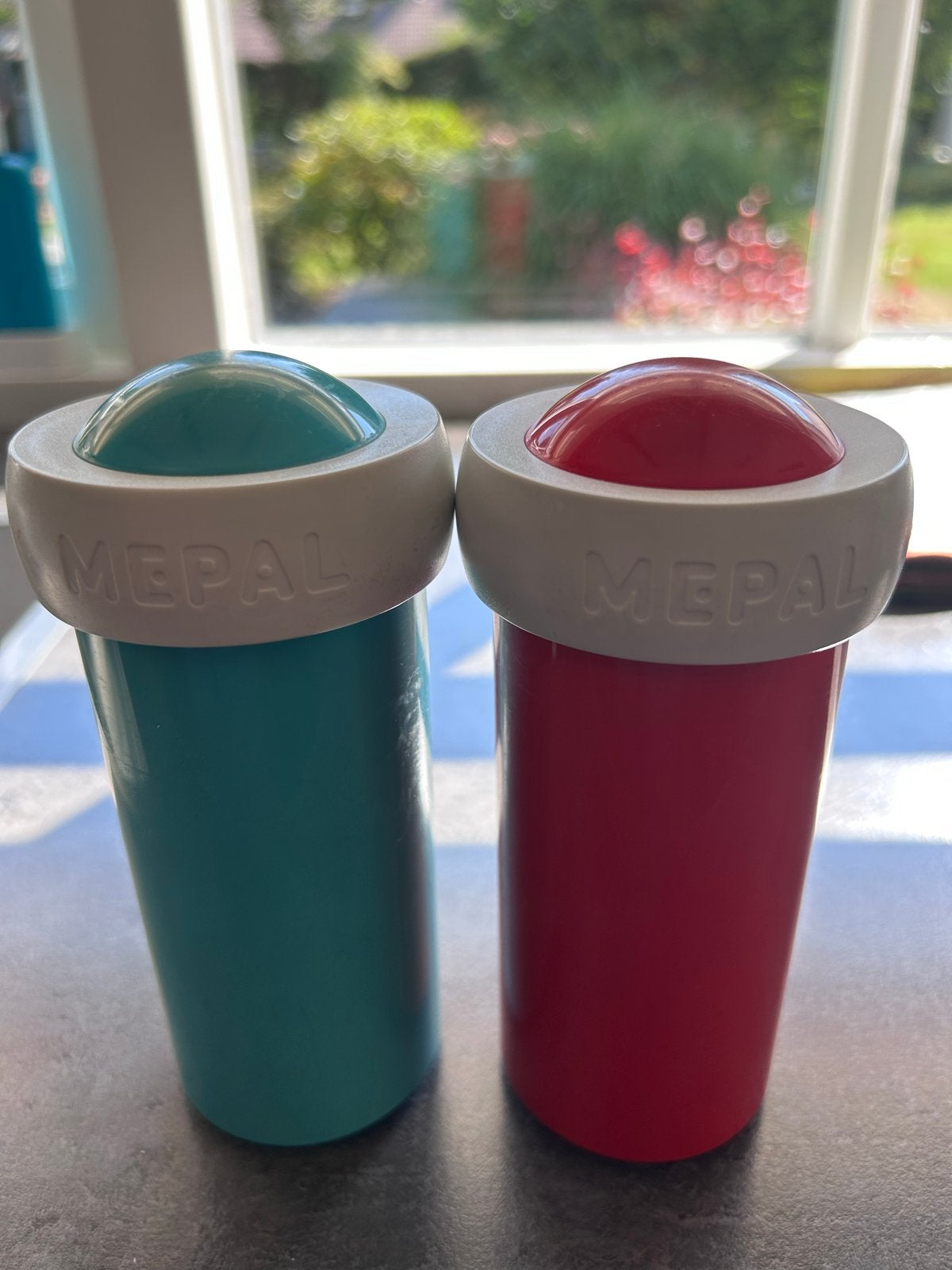 Mepal Lunchpot To Go / drinkbeker - 2 stuks (rood en blauw), Kunststof, Ophalen of Verzenden, Meerkleurig, Overige typen