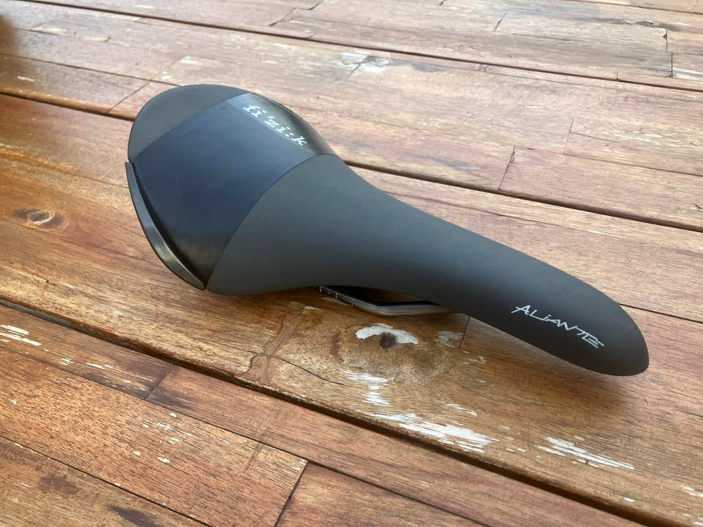 Fizik Aliante R3 regular zadel, Ophalen of Verzenden, Gebruikt, Zadel