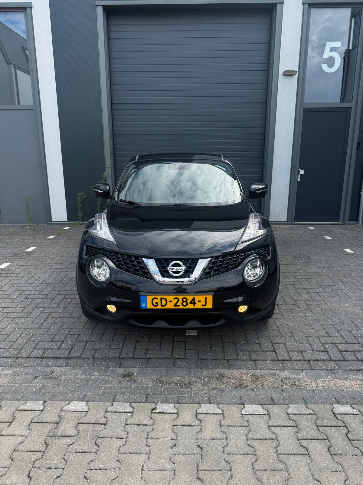 Nissan Juke 1.2 Dig-t 2015 . Staat fout bij NAP, 86400 !, Voorwielaandrijving, 639 kg, 1250 kg, Zwart