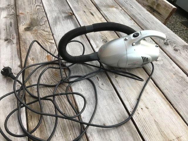 mini stofzuiger 230 volt stofzuigertje, Ophalen of Verzenden, Zo goed als nieuw