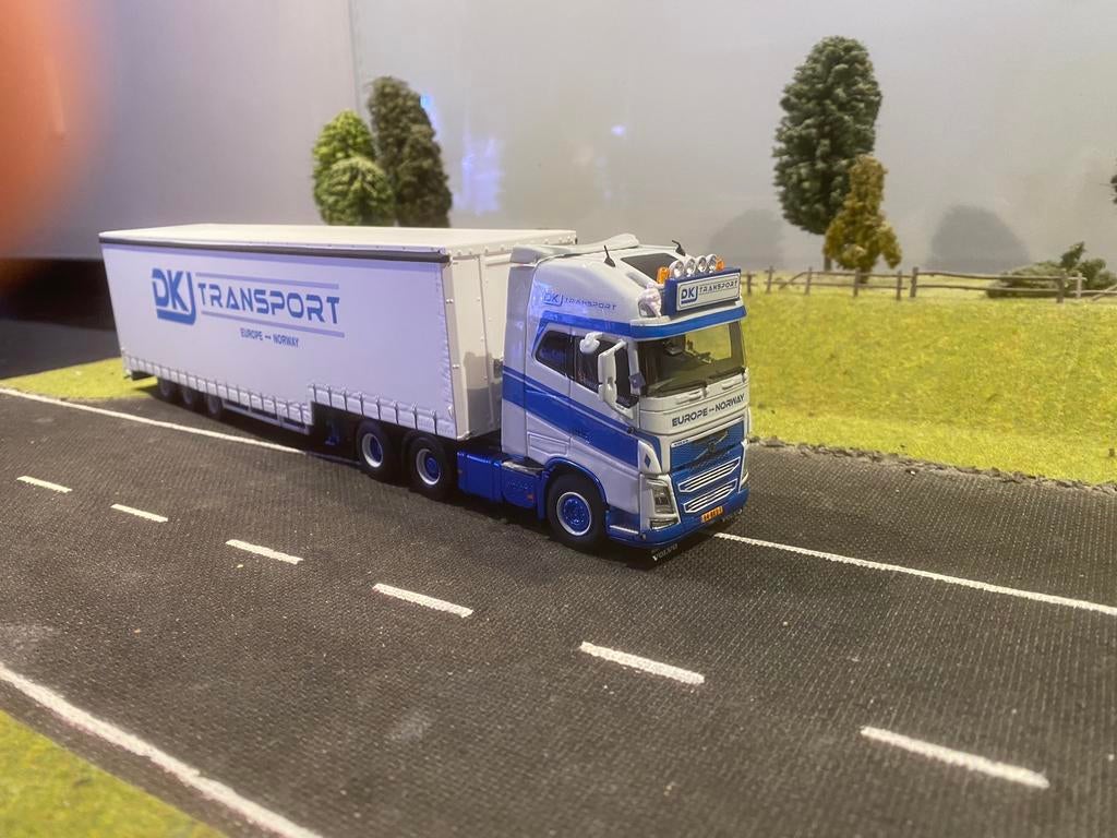 Volvo FH met zwanenhals tautliner van DKJ, Ophalen of Verzenden, Zo goed als nieuw, Bus of Vrachtwagen, Wsi
