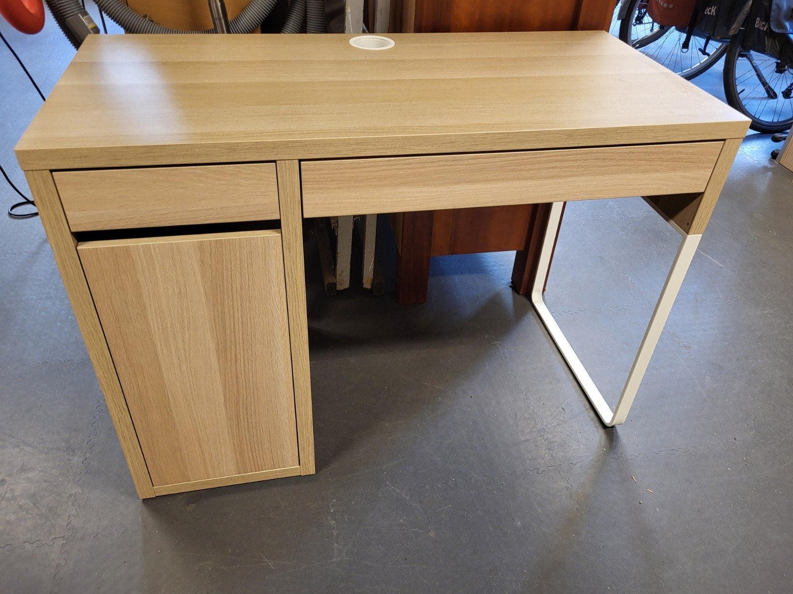 IKEA Micke Bureau met Lades en Kast, Huis en Inrichting, Bureaus, Ophalen, Spaanplaat of MDF, Zo goed als nieuw, IKEA