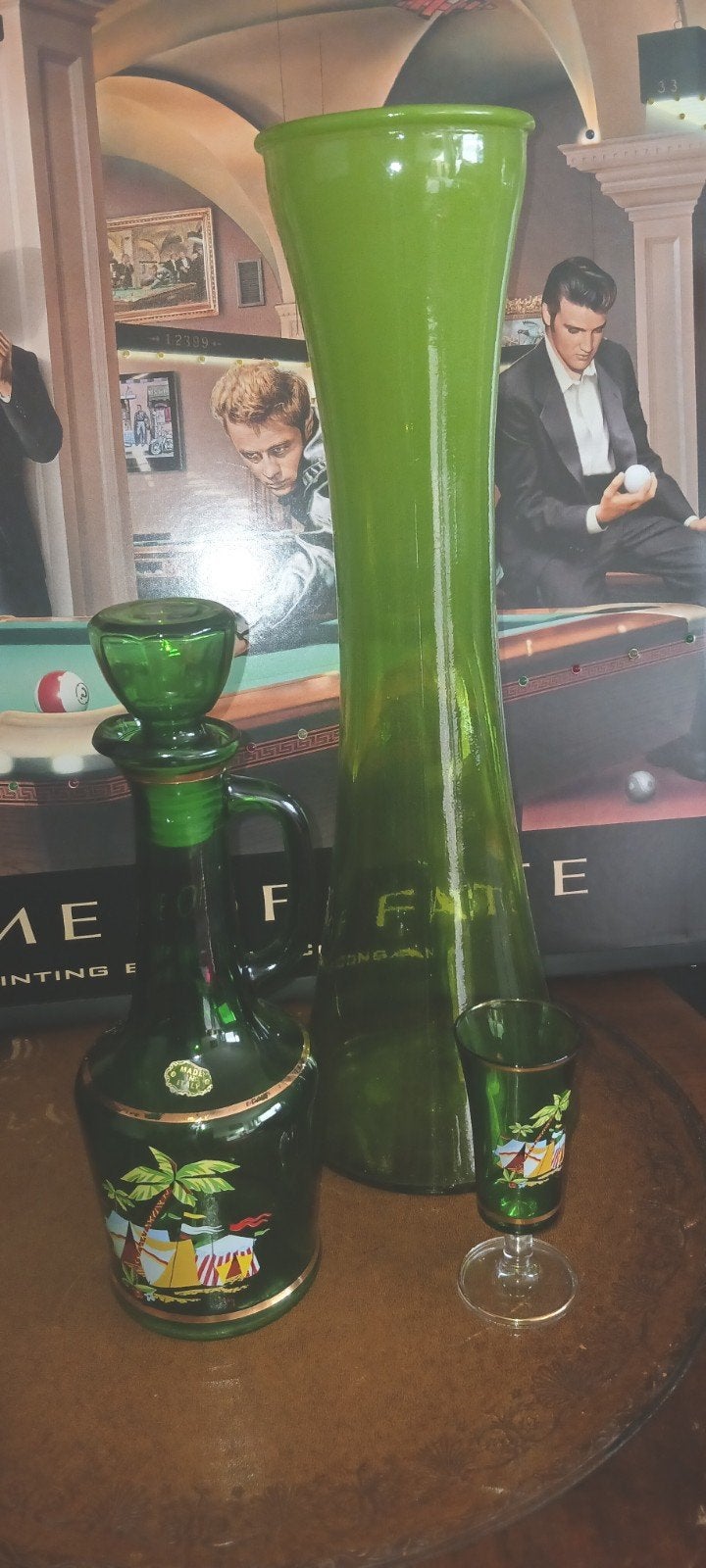 Vintage Groene Glazen Karaf en Borrelglas met Tropisch Decor, Antiek en Kunst, Ophalen of Verzenden
