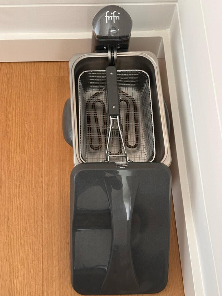 Fritel friteuse met uitneembare binnenpan, Witgoed en Apparatuur, Frituurpannen, Zo goed als nieuw, 2 tot 3 liter, Uitneembare binnenpan