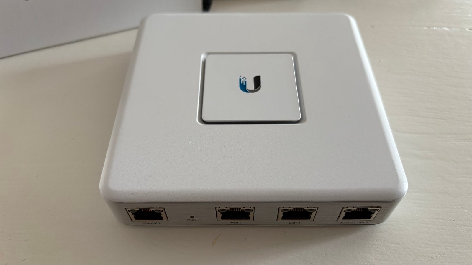 Ubiquiti UniFi Security Gateway (USG) Router, Ophalen of Verzenden, Zo goed als nieuw, Router