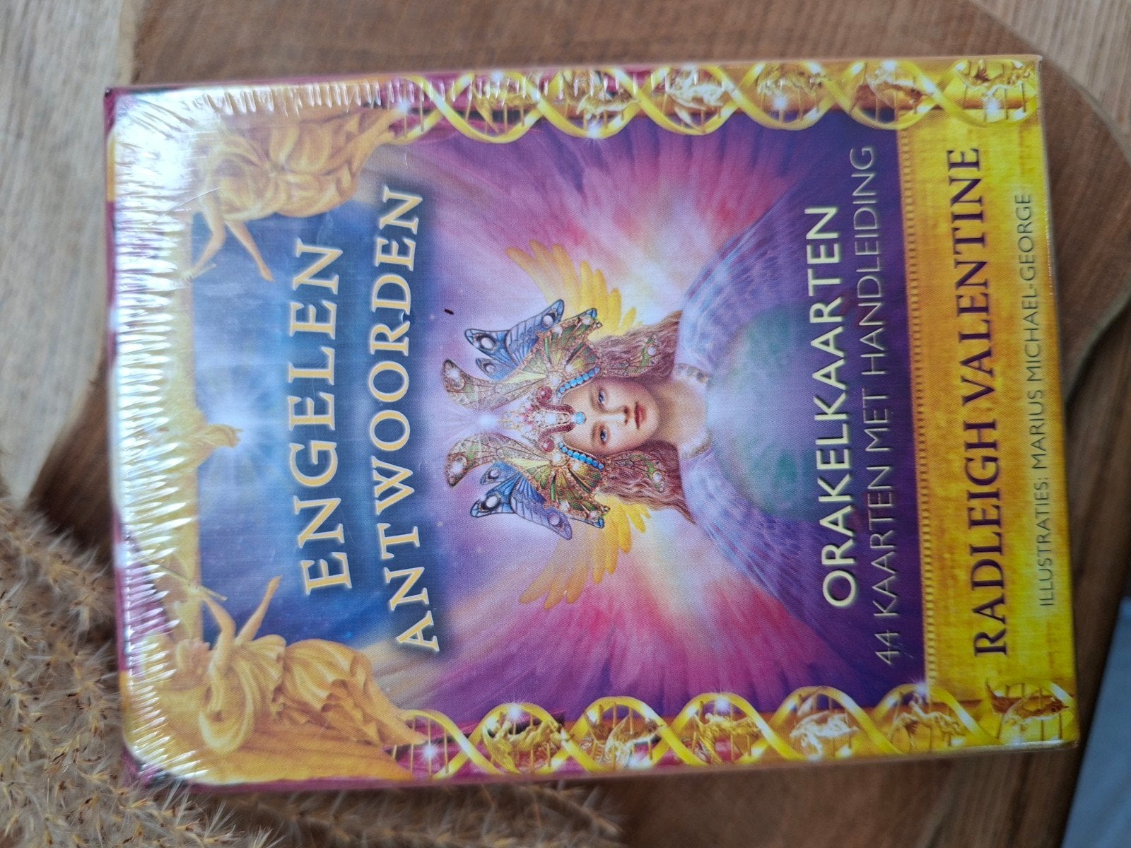 Radleigh Valentine - Engelen antwoorden orakelkaarten, Tarot of Kaarten leggen, Overige typen, Ophalen of Verzenden, Zo goed als nieuw