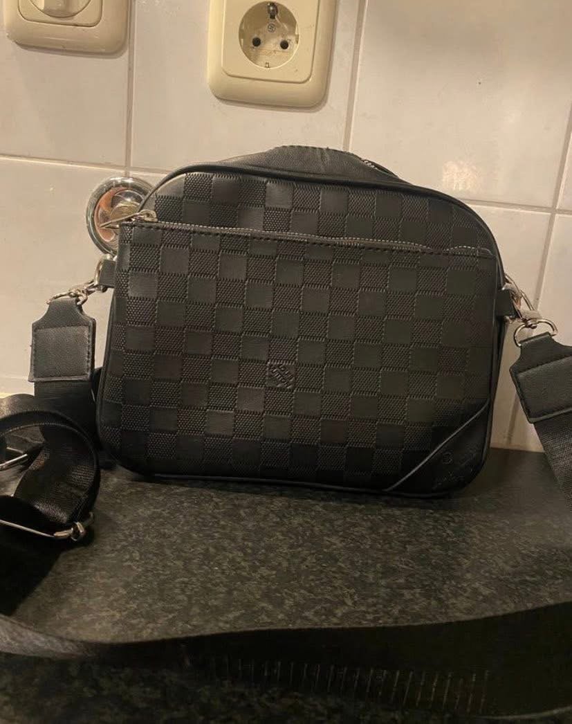 Louis vuitton tas, Ophalen of Verzenden, Zo goed als nieuw, Zwart