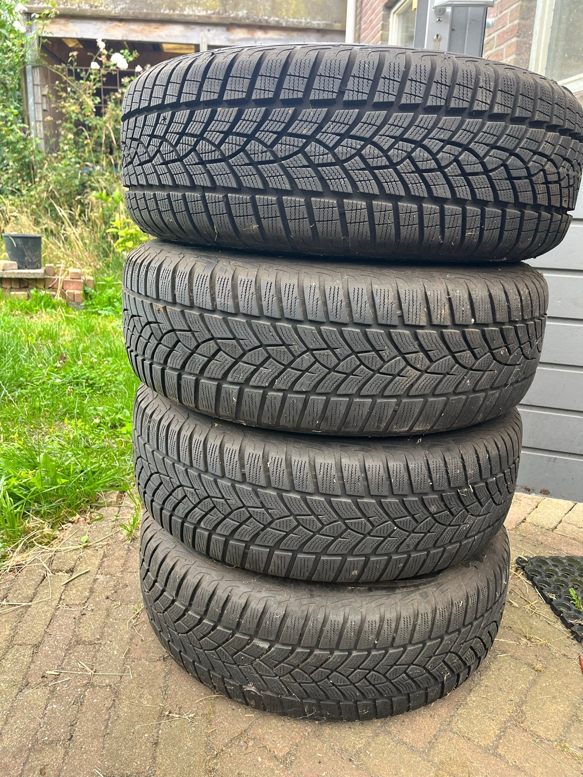 Winterbanden op originele velgen VW Tiguan (2007-2016), Auto-onderdelen, Ophalen, 16 inch, Banden en Velgen, Winterbanden