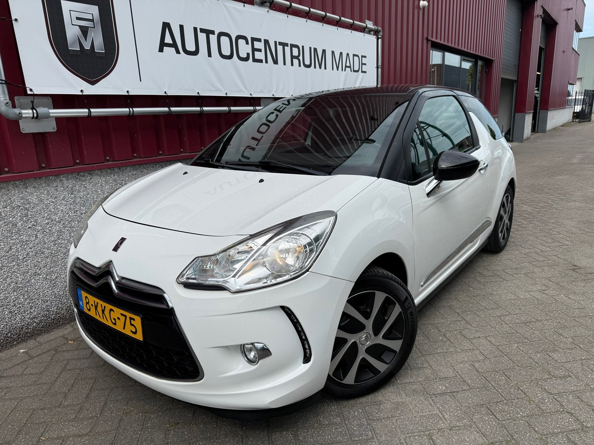 Citroen DS3 1.2 VTi Chic // Navi // Clima // PDC // 93-DKM N, Euro 5, 1199 cc, 82 pk, Wit