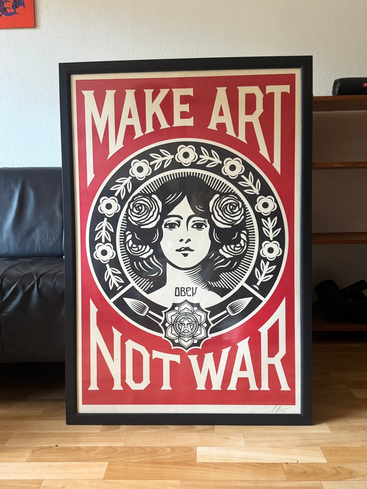 Shepard Fairey - Make Art Not War (OBEY) met lijst - SIGNED, Ophalen, Zo goed als nieuw, Schilderij