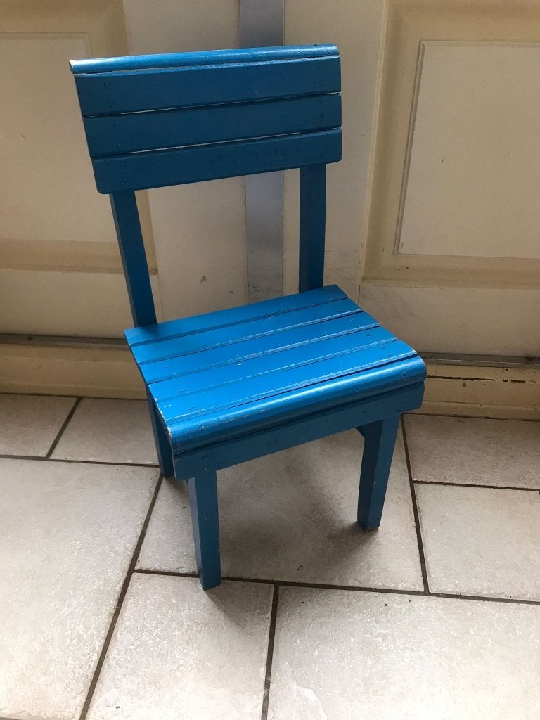 Blauw houten kinder stoeltje, Kinderen en Baby's, Kinderstoelen, Ophalen, Gebruikt, Overige typen