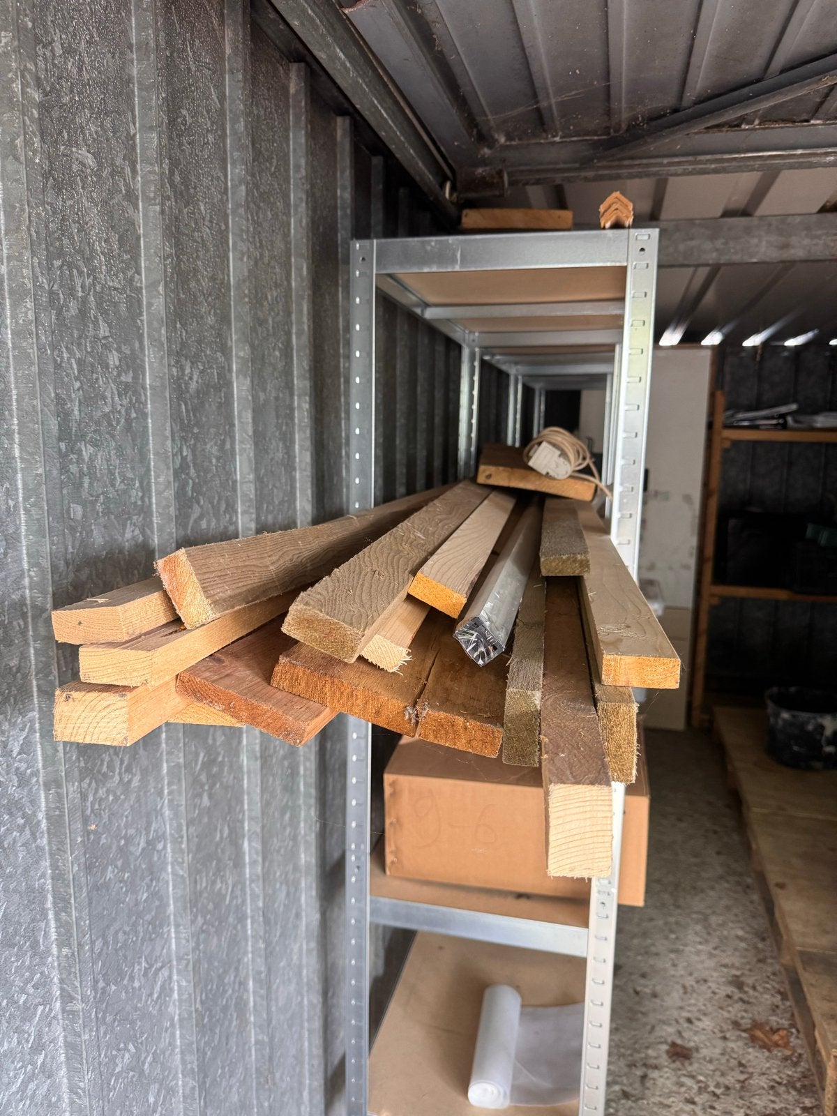 Diverse partij hout: balken en planken + 6 europallets, Doe-het-zelf en Verbouw, Hout en Planken, Ophalen, Gebruikt, Balk, Overige houtsoorten