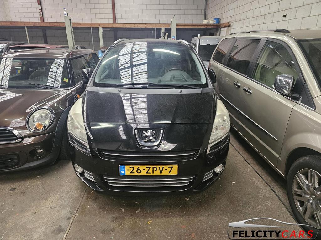 Peugeot 5008 1.6 THP Blue Lease Executive 7p., Voorwielaandrijving, Euro 5, Zwart, Bedrijf