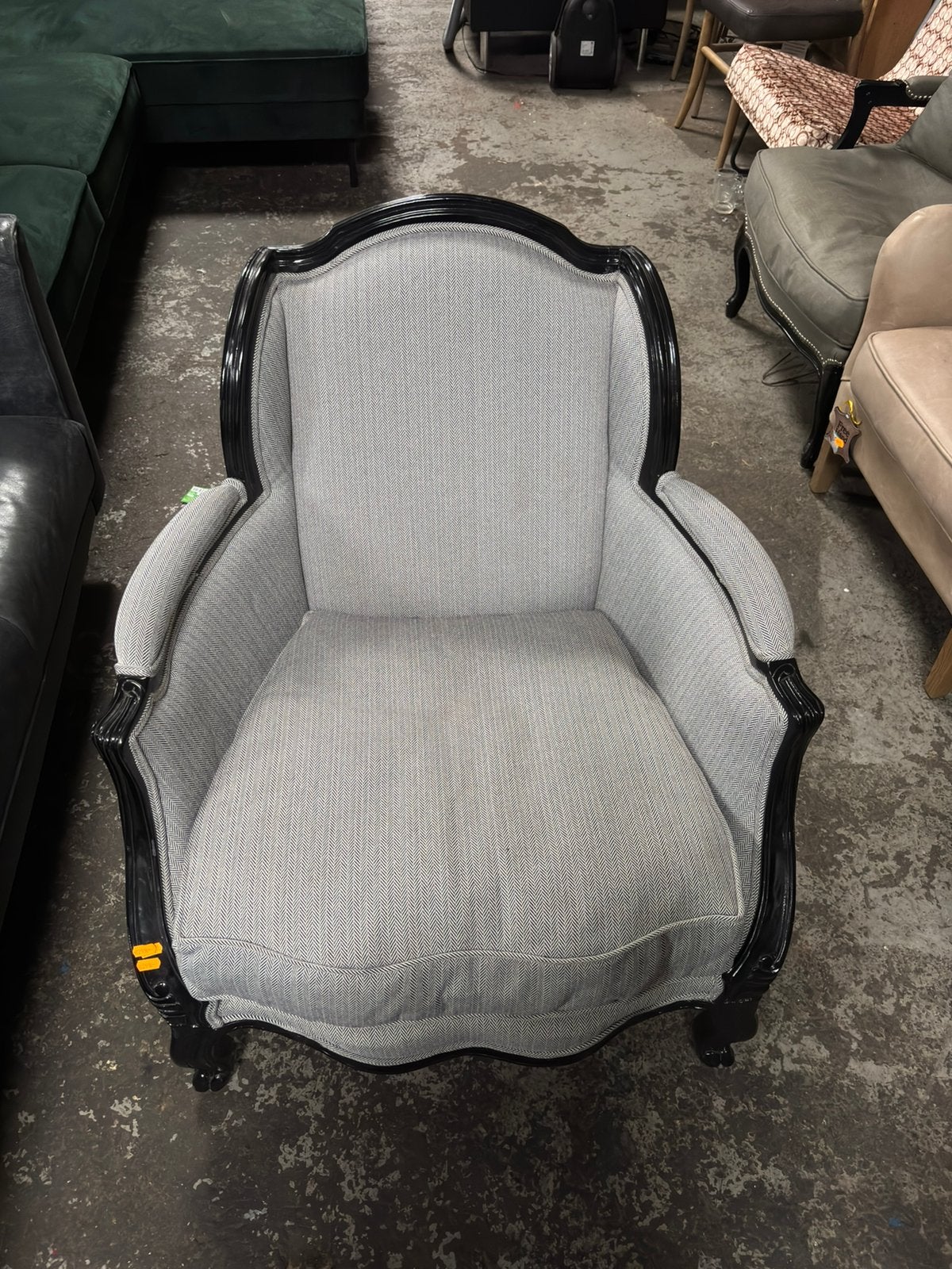 Klassieke fauteuil zwartgelakt frame met grijze visgraatstof, Roxxz design, 75 tot 100 cm, Ophalen of Verzenden, Info@roxxz.nl