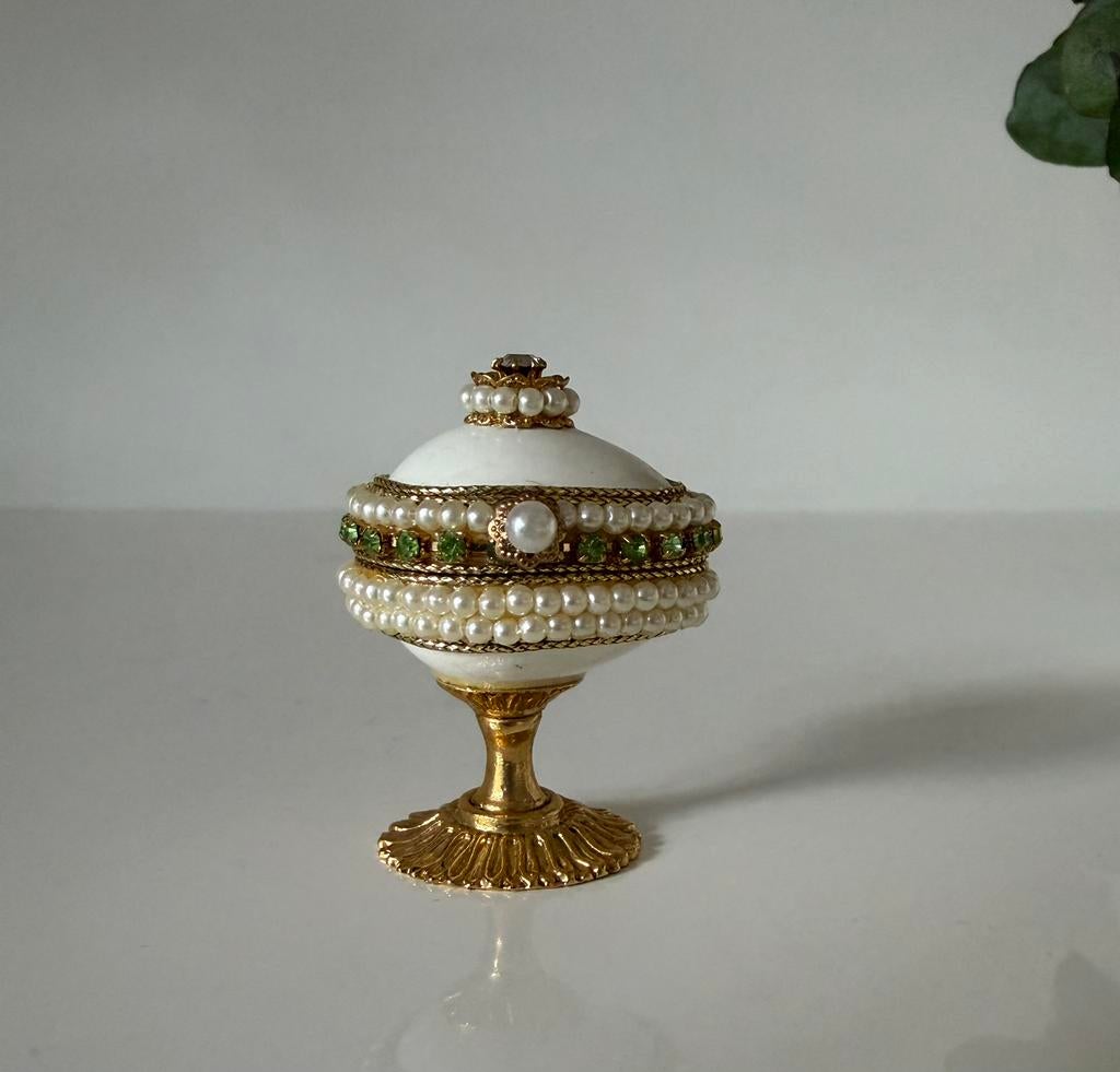 Kingspoint sieraden ei op voet, Ophalen of Verzenden