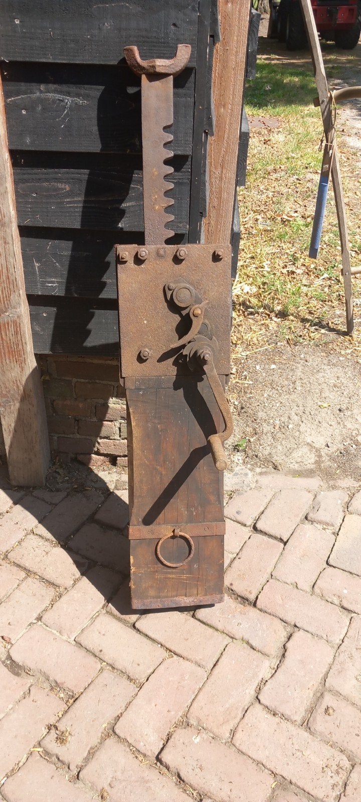 Antieke Domme Kracht - Mechanische Krik, Ophalen