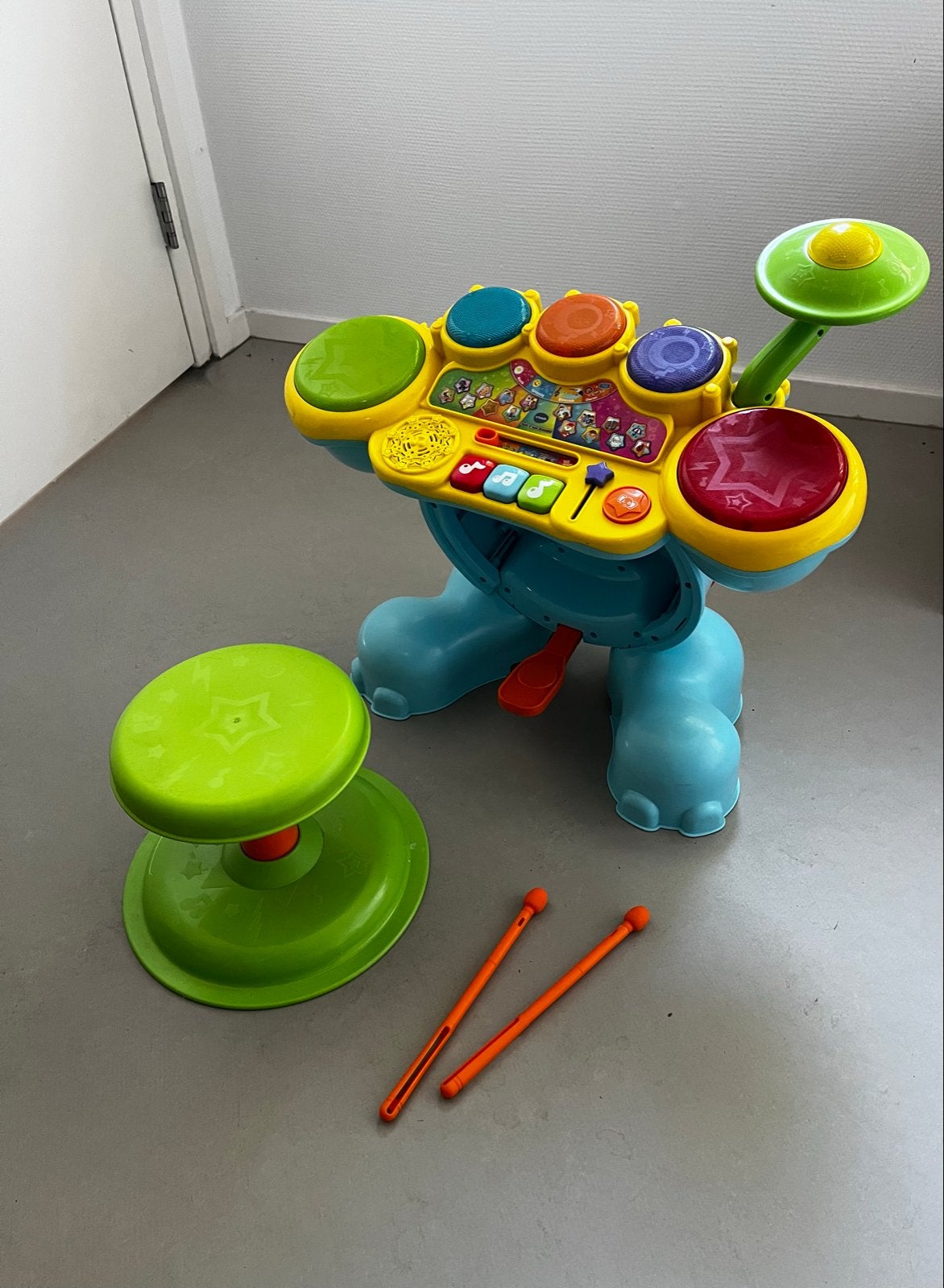 V-tech Olifant Drumstel met Krukje en Stokjes, Ophalen, Gebruikt, 2 tot 4 jaar