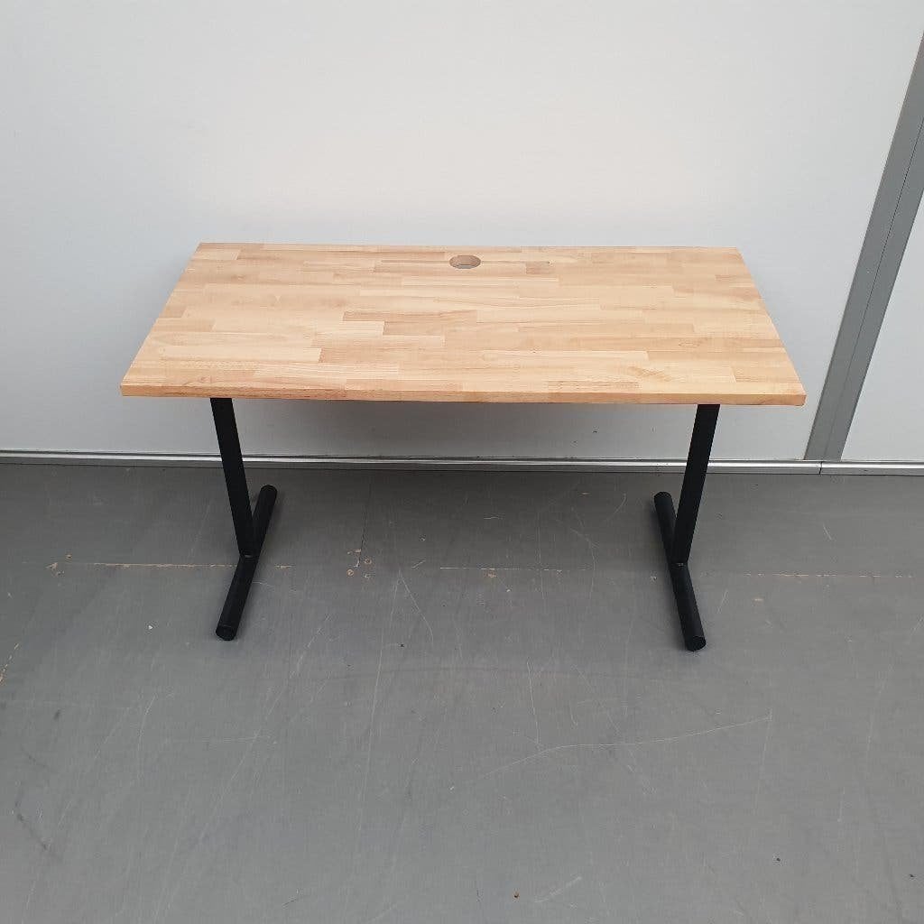 Klein massief houten bureau 122x60 cm meerdere op voorraad!, Ophalen, Gebruikt
