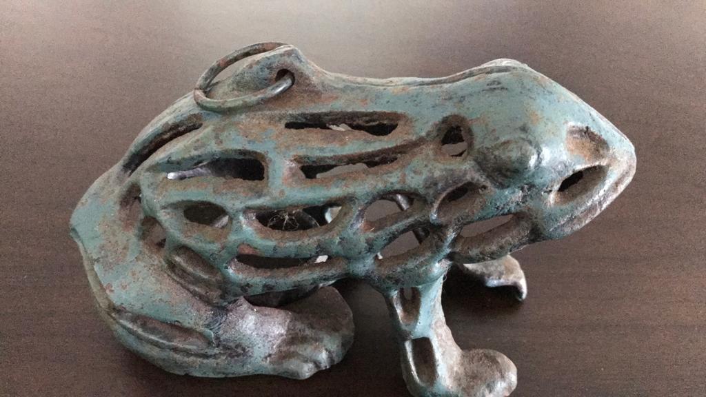 Antieke Japanse gietijzeren kikker theelichthouder, Antiek en Kunst, Verzenden