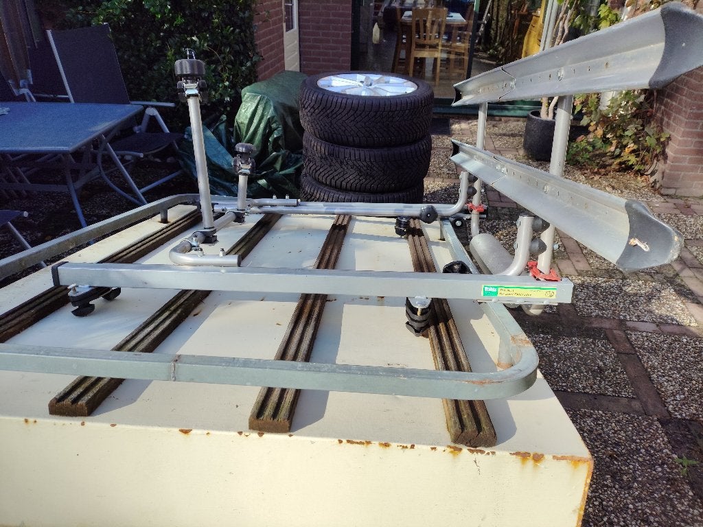 liggende fietsendrager op autodak, Ophalen, 2 fietsen, Gebruikt, Dakdrager