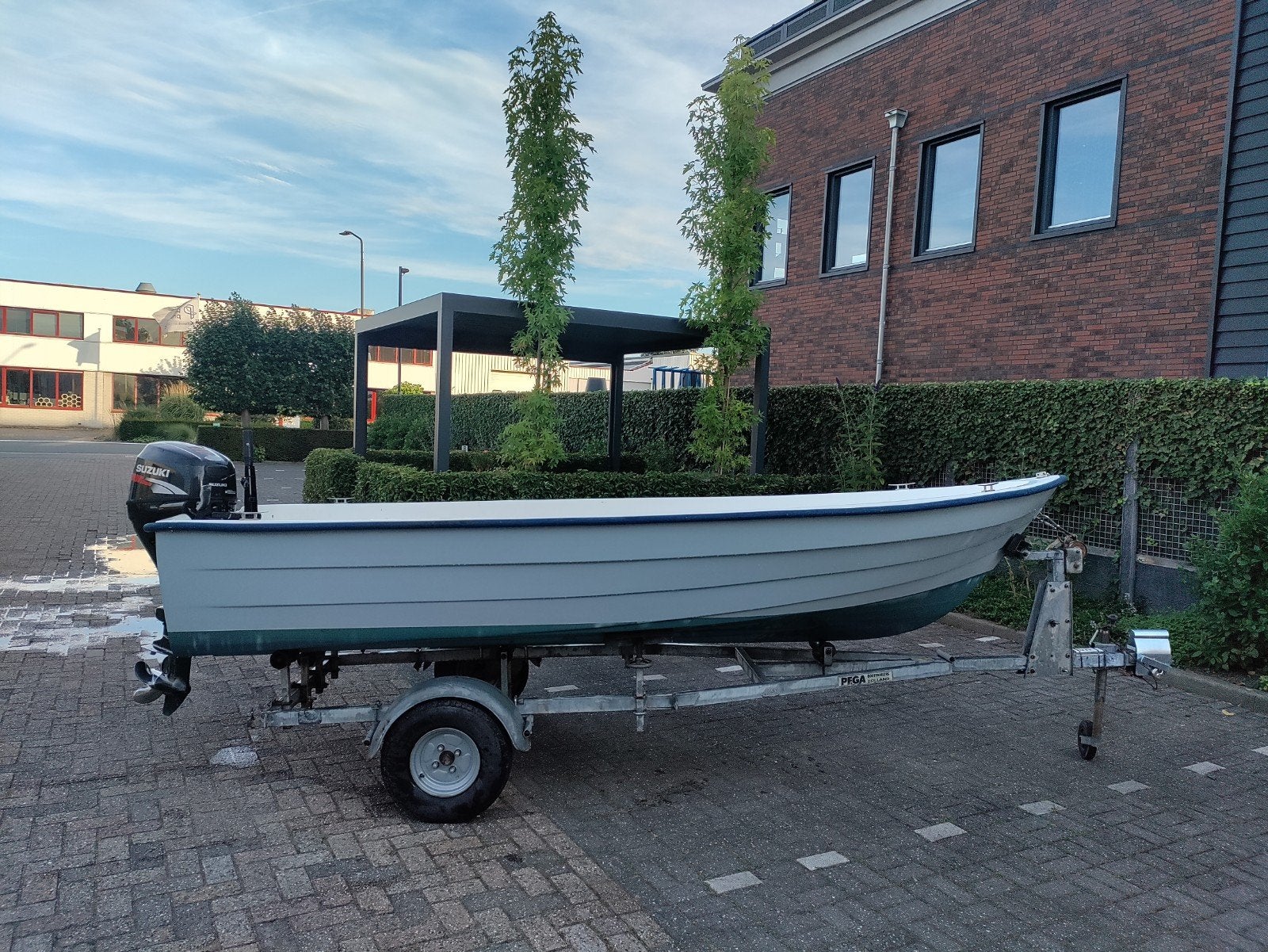 Rhea 430 Suzuki 25 pk 4 takt met trailer, Ophalen, Gebruikt, Viertaktmotor, Minder dan 70 pk