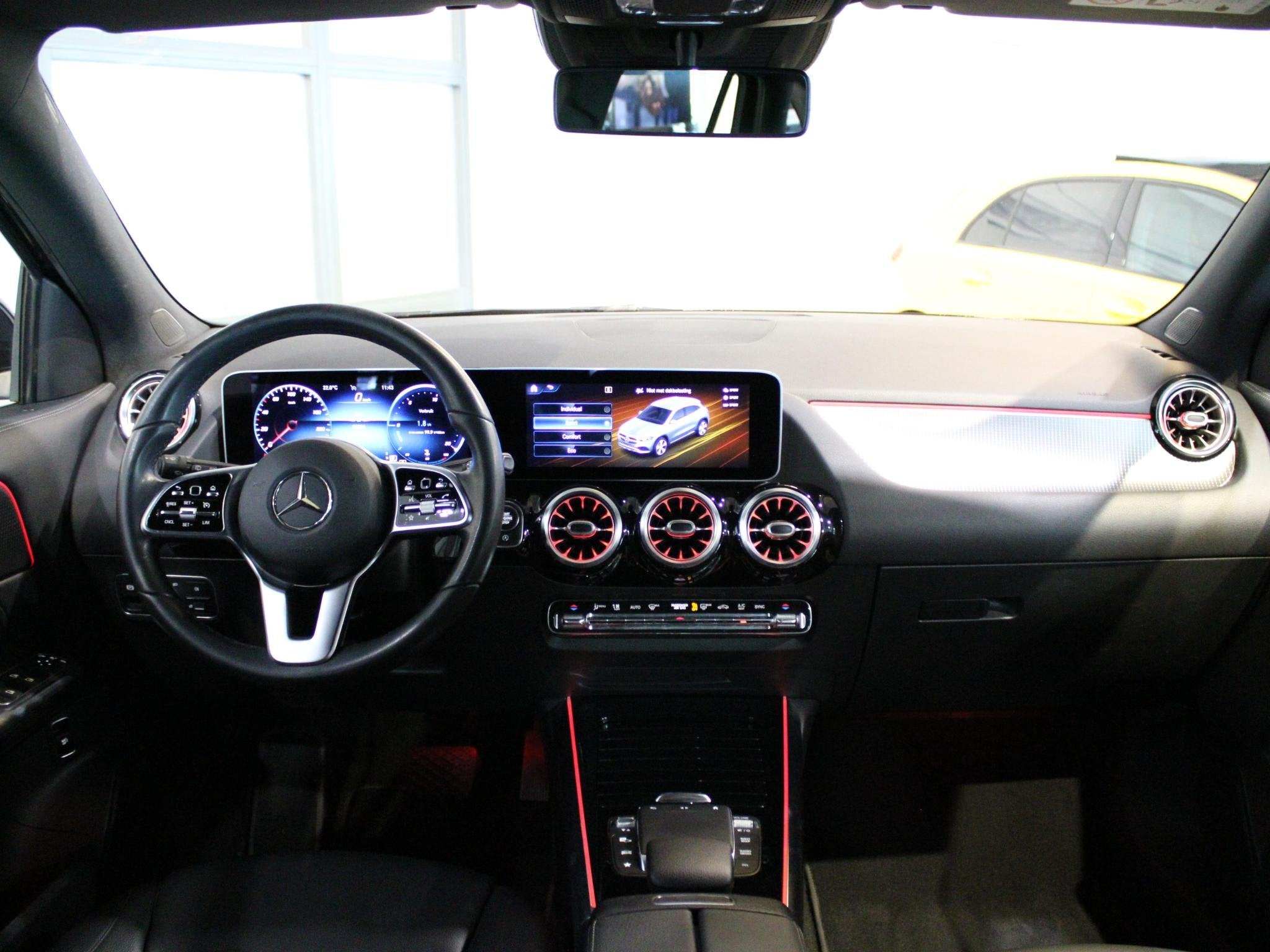 Mercedes-Benz GLA 200 Business Solution Luxury, 4 cilinders, Leder en Stof, Origineel Nederlands, SUV of Terreinwagen
