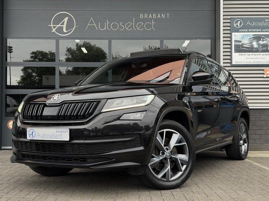Skoda Kodiaq 2.0 TSI 4x4 Sportline Pano | Trekhaak | BTW, Auto's, Skoda, Automaat, Adaptive Cruise Control, 1984 cc, Alcantara