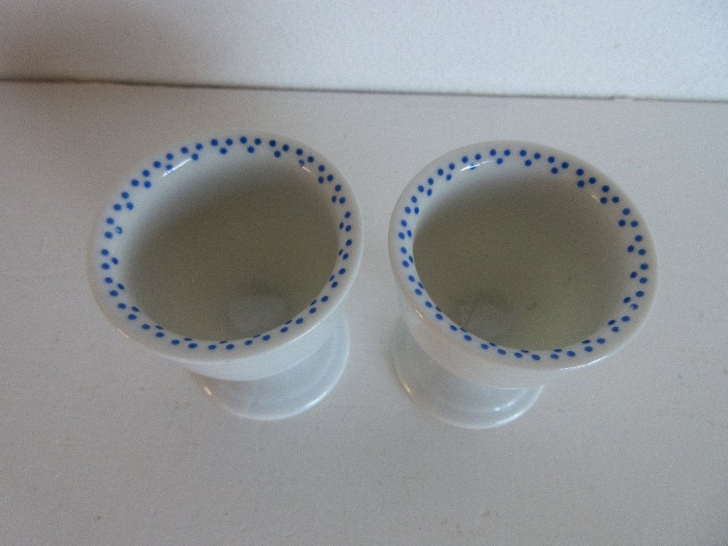 Antieke porseleinen eierdopjes wit met blauwe stippen, Verzenden, Overige typen, Zo goed als nieuw, Overige stijlen