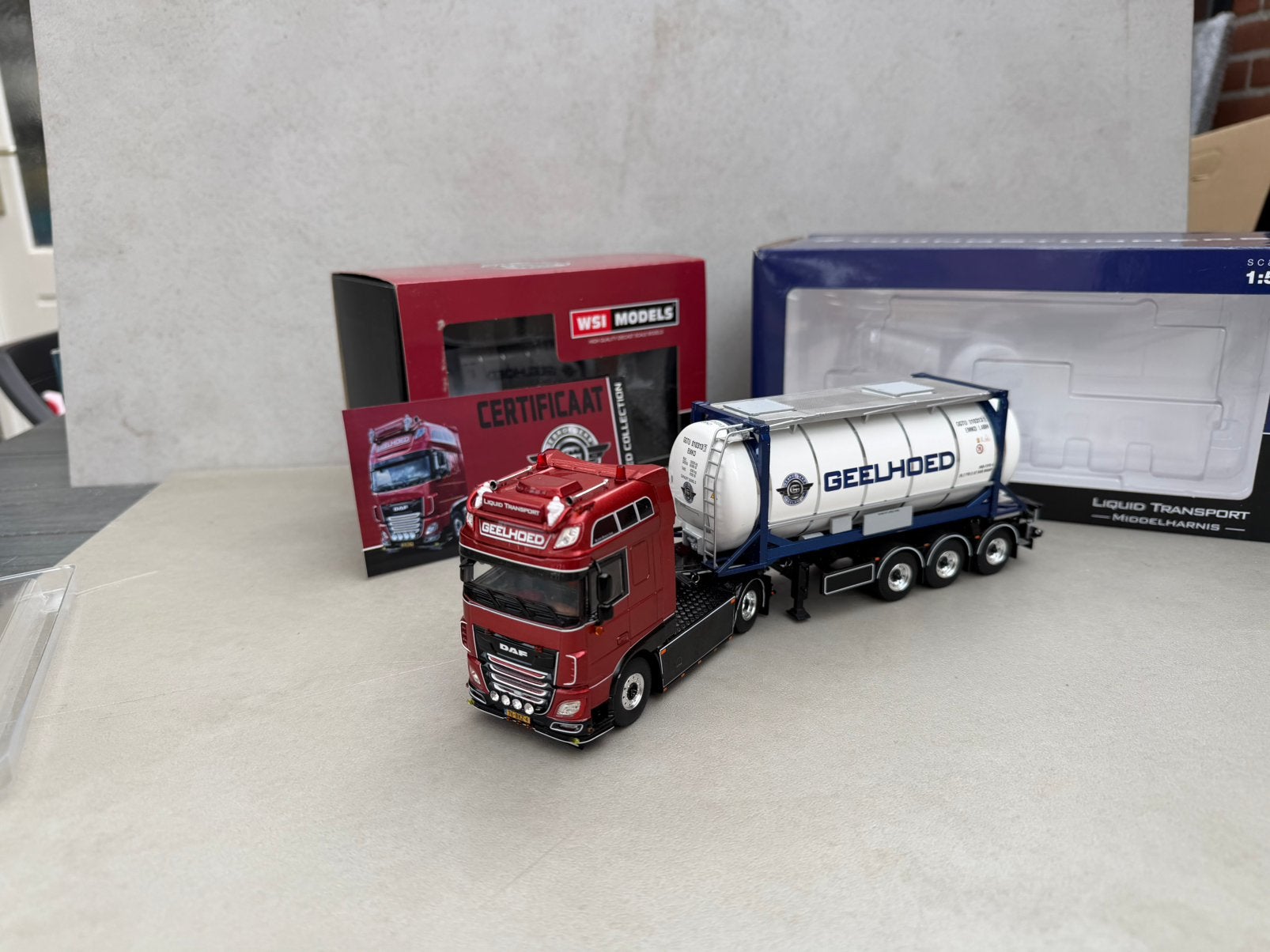 1/50 Wsi daf xf super space cab 4x2 truck & trailer va-4, Hobby en Vrije tijd, Ophalen of Verzenden, Zo goed als nieuw, Bus of Vrachtwagen