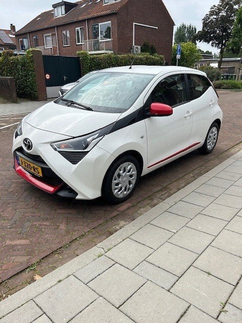 Toyota Aygo 1.0 VVT-i X-Play (2020) l 46.415 km l wit, Auto's, Toyota, Particulier, Aygo, Achteruitrijcamera, Airbags, Android Auto