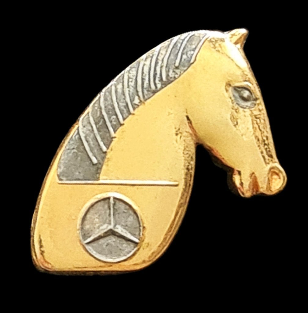 Mercedes-Benz paardenhoofd speld- goudkleur, Verzenden, Nieuw, Transport, Speldje of Pin