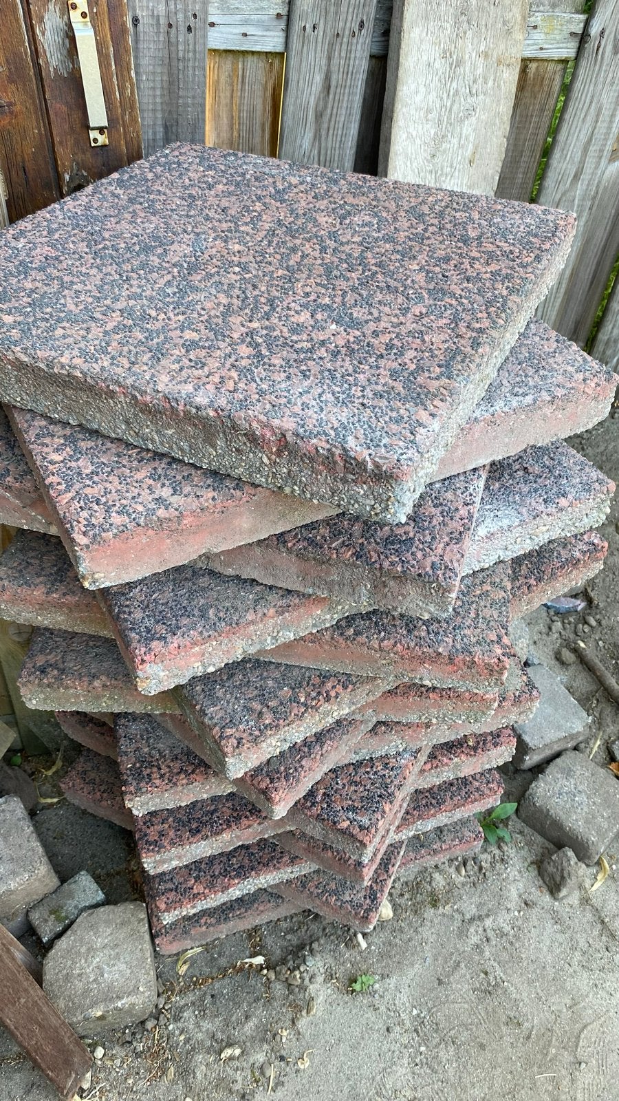 Betonnen terrastegels 50x50x5 cm - 16 hele, 4 halve, Ophalen, Overige materialen, Gebruikt, Minder dan 5 m²