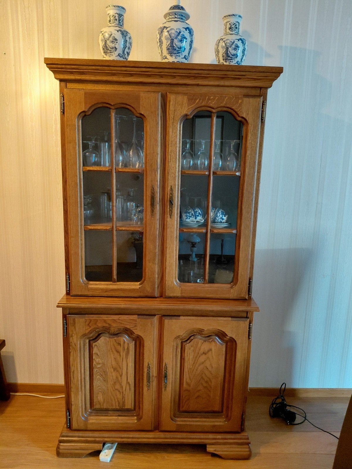 mooie vitrinekast, Huis en Inrichting, Kasten | Buffetkasten, Ophalen, 50 tot 100 cm, Zo goed als nieuw, 150 tot 200 cm