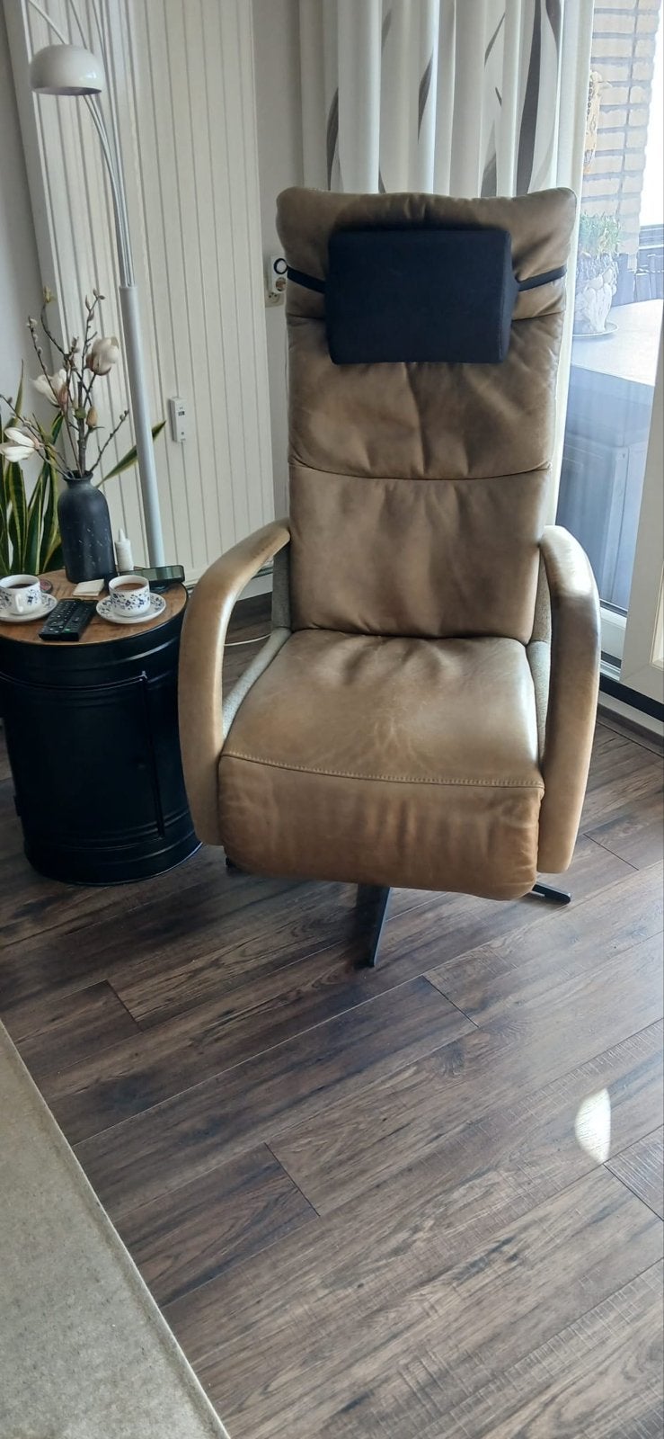 Comfortabele leren relaxfauteuil electrisch bedienbaar, Huis en Inrichting, Ophalen, Gebruikt, Bruin, Leer
