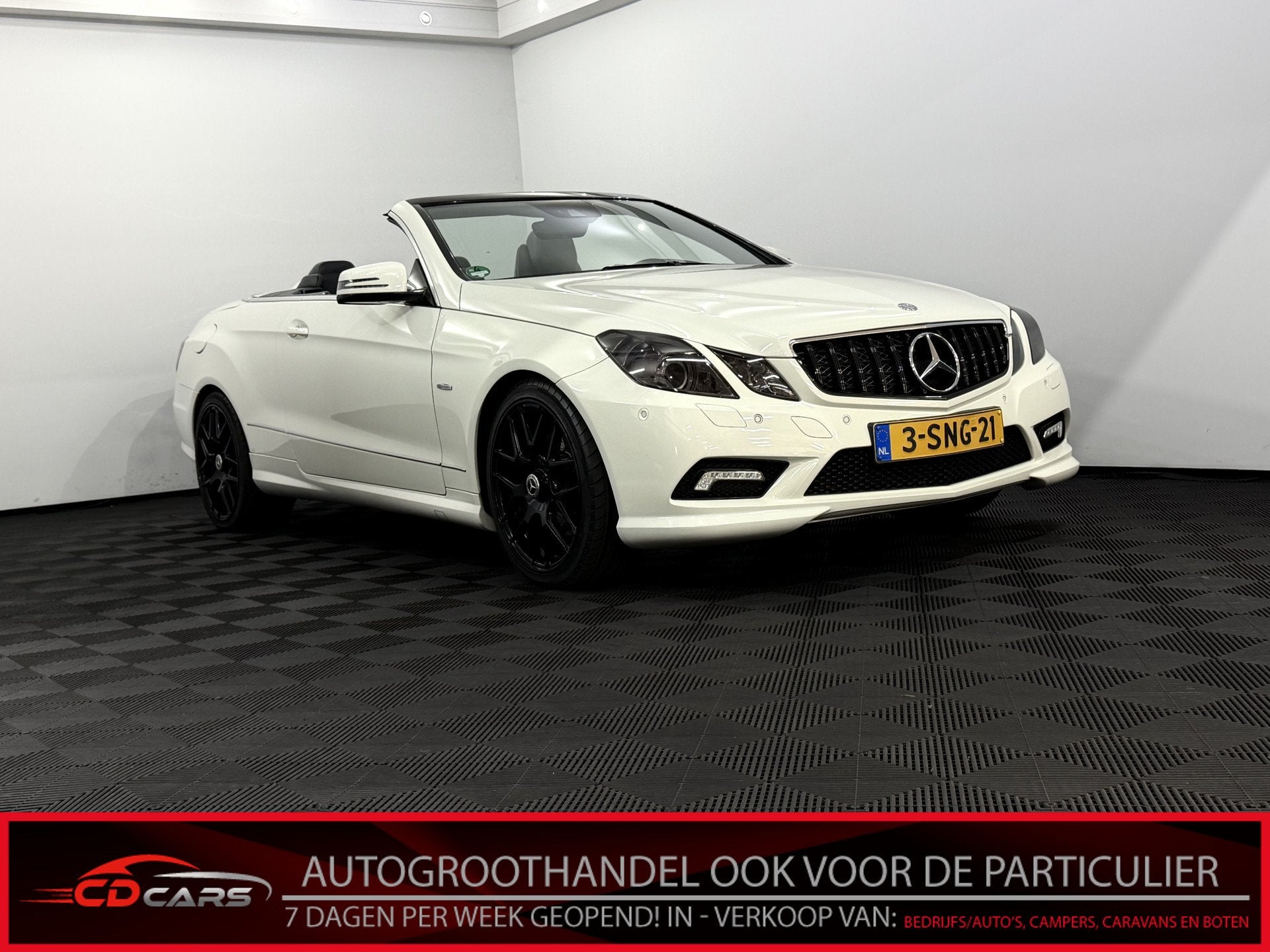Mercedes-Benz E-Klasse Cabrio 200 CGI Elegance Leder, Navi,, Auto's, Automaat, Euro 5, 4 cilinders, Cabriolet