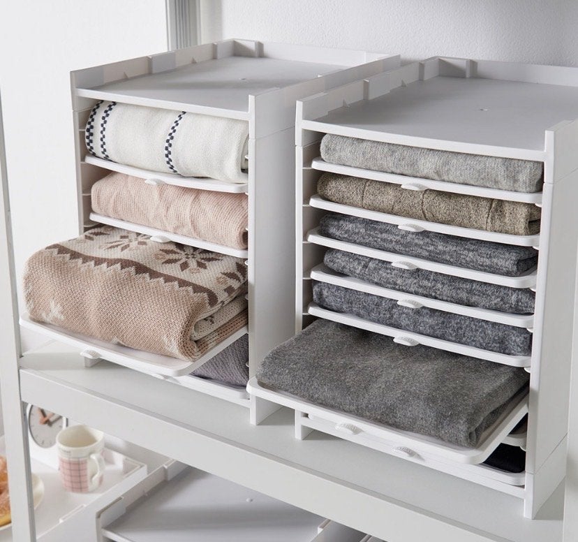 Stackable clothes organizer (total 3 sets, 8 trays per set), Ophalen, Met plank(en), Kunststof, Zo goed als nieuw