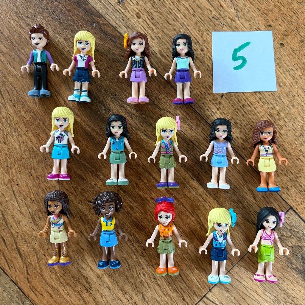 14 LEGO Friends minifigures / minidolls (set 5), Lego, Friends, Ophalen of Verzenden, Zo goed als nieuw